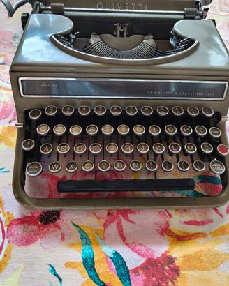 macchina da scrivere vintage Olivetti 