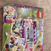 Lego Friends 41332 Stand dell'arte di Emma