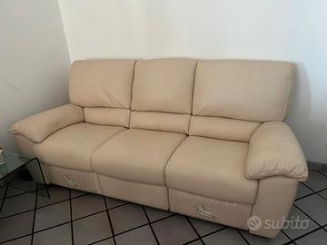 Divano in pelle divani e divani by Natuzzi