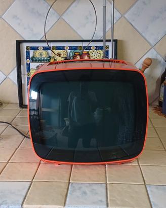 TV Vintage Indesit anni 70 - Integro e Funzionante