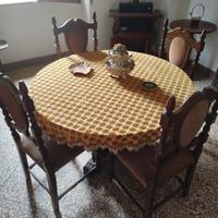 Tavolo rotondo  con sedie in legno