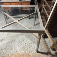 Tavolo in legno e vetro