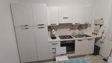 Cucina moderna completa  – Ritiro 16 Maggio