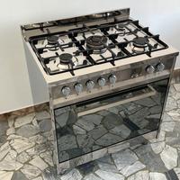 Cucina Ariston 5 gas con forno elettrico