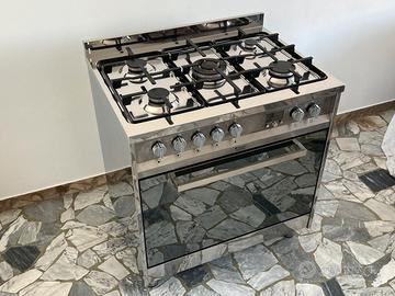 Cucina Ariston 5 gas con forno elettrico