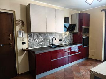 Cucina rosso lucido+penisola+elettrodomestici incl