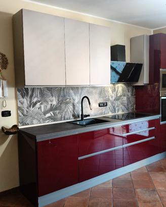 Cucina rosso lucido+penisola+elettrodomestici incl