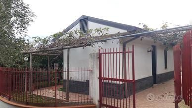 Villetta immersa nel verde vista Isole Eolie