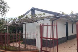 Villetta immersa nel verde vista Isole Eolie