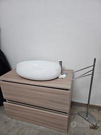 Arredo bagno con ciotola