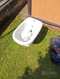 sanitari e specchio bagno