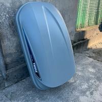 Baule portatutto per auto.