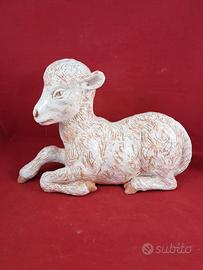 Scultura statua agnello in ceramica di Faenza