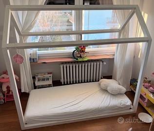Lettino Montessori a casetta bianco