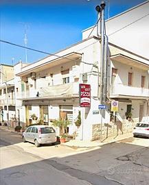 Immobile di 100 m² con 1 locale a Putignano