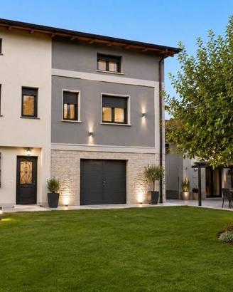 Attico / Mansarda di 103 m² con 3 locali e box aut