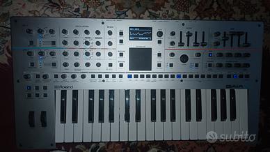 Roland GAIA 2 con valigia rigida imbottita