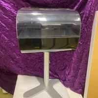 Stazione di ricarica nascondi cavi