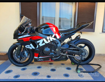 Suzuki GSXR 1000 del 2012 pronto pista