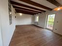 villa-in-bifamiliare-con-comodi-spazi