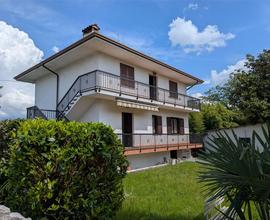 Porzione di villa con giardino