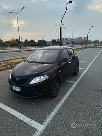 lancia Ypsilon GPL della casa