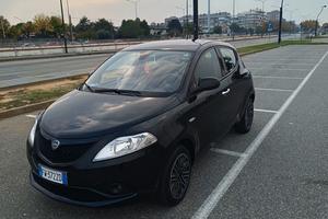 lancia Ypsilon GPL della casa