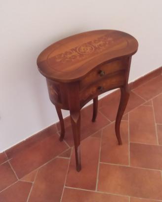 Comodini d'antiquariato