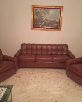 Divano pelle 3 posti (letto 1 piazza) + 2 poltrone