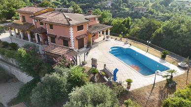 VILLA SINGOLA A PANNARANO