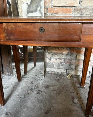 Tavolino Scrittoio rettangolare in legno antico