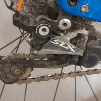 Bicicletta con pedala assistita