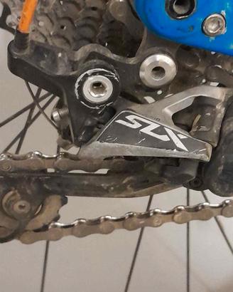 Bicicletta con pedala assistita