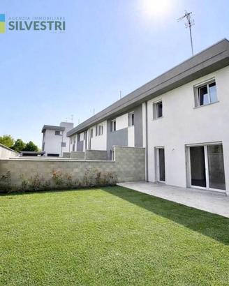 Villetta a schiera di 135 m² con 4 locali e box au