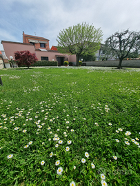 Villa Bifamiliare libera su 4 lati zona Ferruccia