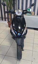 Piaggio Zip 125 Scooter