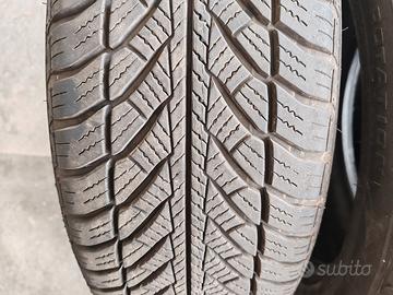 gomme invernali Goodyear 205/55/r16 RFT