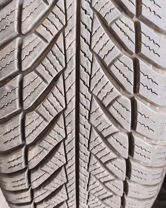gomme invernali Goodyear 205/55/r16 RFT