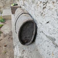 antica botte in legno da trasporto 
