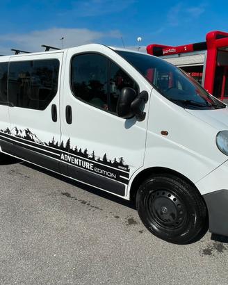Opel vivaro 9 posti passo lungo
