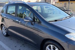 Honda FR-V