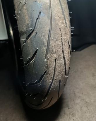 gomme moto