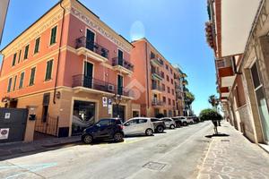 3 LOCALI A ALASSIO