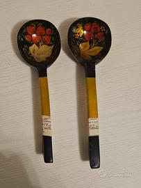 Cucchiai di legno russi dipinti a mano