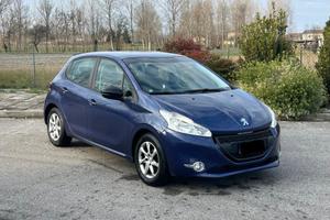 Peugeot 208 1.2 VTi 82 CV 2014