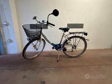Bicicletta Mod. Donna Marca Lombardo.