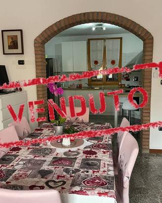 Villa di 184 m² con 5 locali e box auto doppio a C