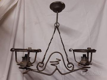 Lampadario in ferro battuto
