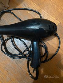 Asciugacapelli nero con beccuccio funzionante