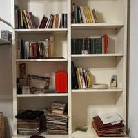 Libreria con sportelli
